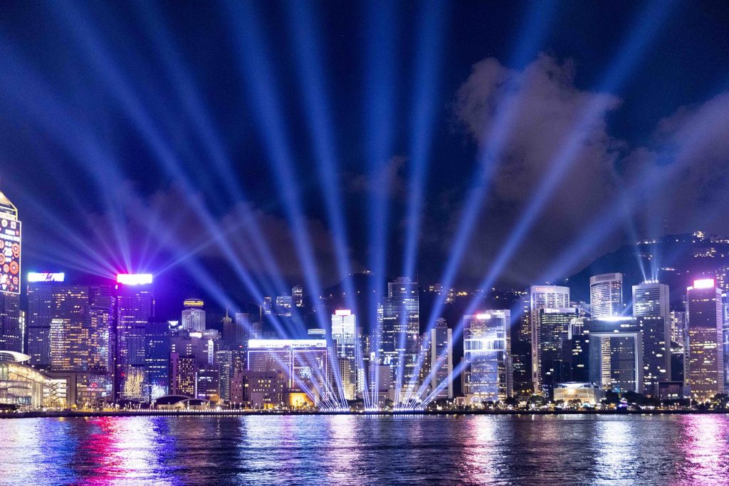 Nachtelijke Verkenning van de Prachtige Avondverlichting van Victoria Harbour in Hong Kong