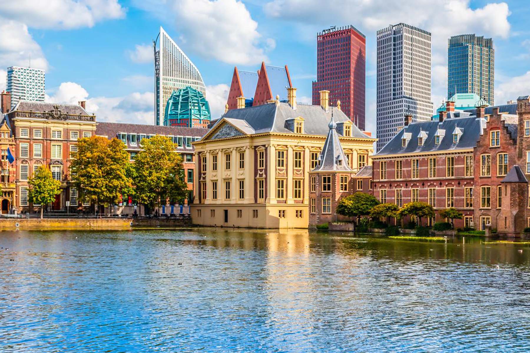 De Beste Hotels in Den Haag: Kunst, Geschiedenis en Moderne Comforts